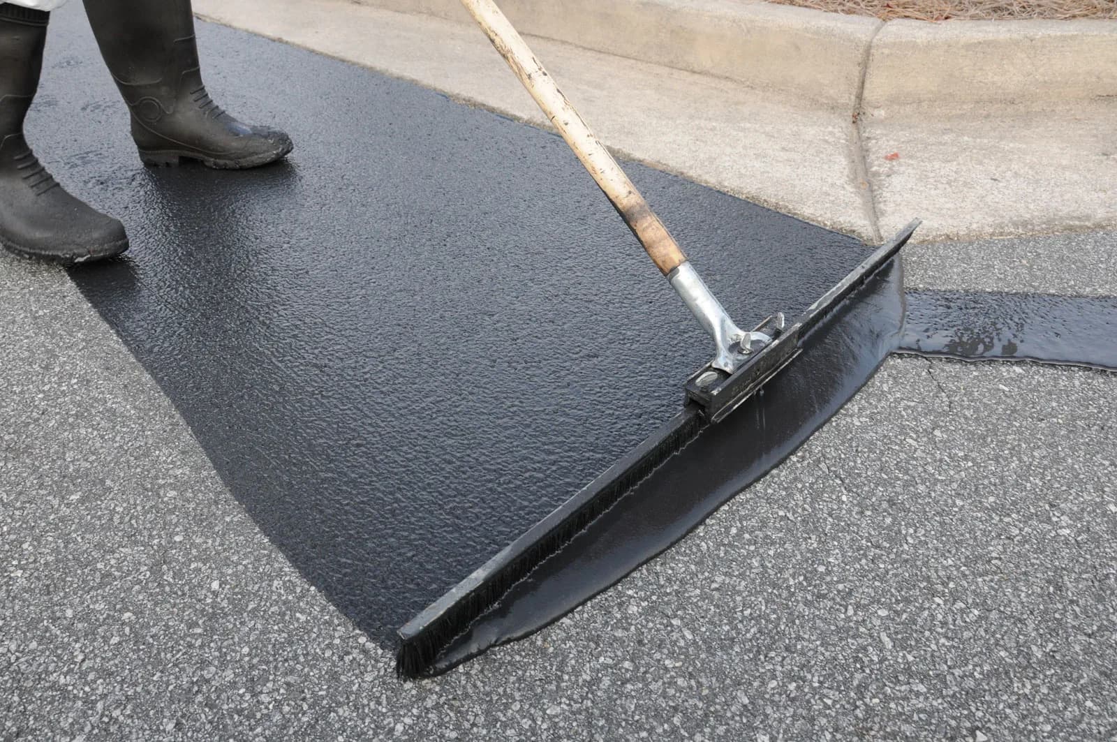 Asphalt Sealcoating services